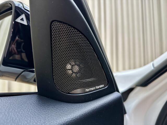 BMW 3-SERIE Touring 340i xDrive *INDIVIDUAL* M-Performance / HUD / Panoramadak / Harman Kardon / Adaptive Cruise / Keyless / Trekhaak / 20"LMV