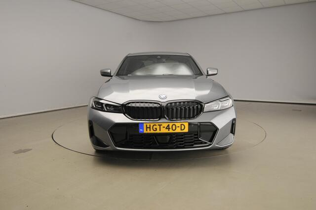 BMW 3-SERIE Sedan 320e M-Sportpakket Pro / Leder / LED / Getint glas / Harman-Kardon / Driving assist / Alu wielen 19 inch