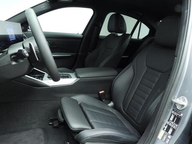 BMW 3-SERIE Sedan 320e M-Sportpakket Pro / Leder / LED / Getint glas / Harman-Kardon / Driving assist / Alu wielen 19 inch