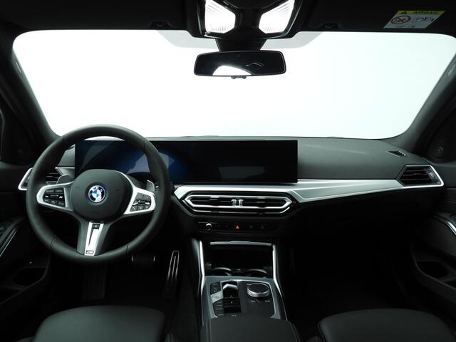 BMW 3-SERIE Sedan 320e M-Sportpakket Pro / Leder / LED / Getint glas / Harman-Kardon / Driving assist / Alu wielen 19 inch