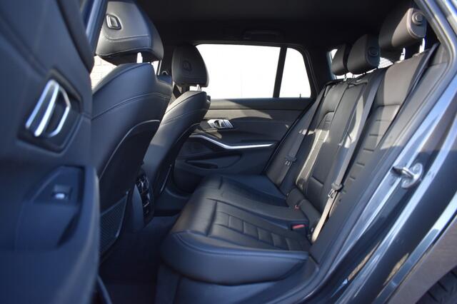 BMW 3-SERIE 318I BNS ED. Plus, M-Sport, Xenon, Leder