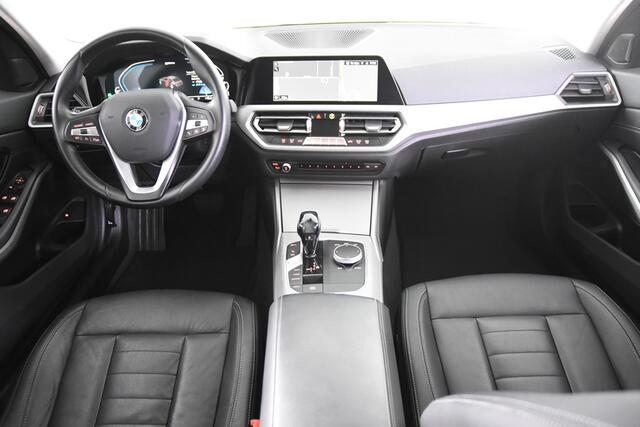 BMW 3-SERIE 330e*1ste Eigenaar*Leer*Navigatie*Parkassist*Carplay