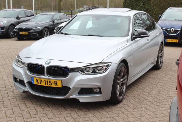 BMW 3-SERIE 330e Centennial Exe. M Sport / Schuifdak / Alcantara / 18'' / Navigatie / Parkeerhulp achter / Cruise Control