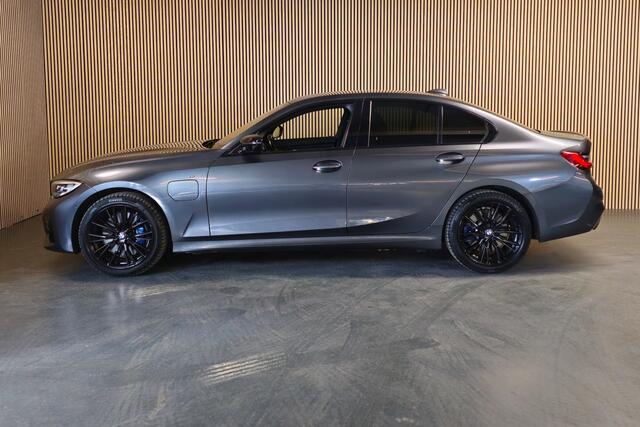 BMW 3-SERIE 330e High Executive M-sport - Apple carplay/Android Auto - Stoelverwarming