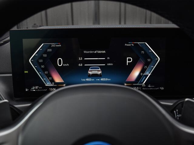 BMW 3-SERIE 330e X-DRIVE M-SPORT | ACTIVE CRUISE | TREKHAAK | SPORTSTOELEN | SHADOW-LINE | ACTIVE CRUISE | CAMERA | DAB+ | HIFI SOUND | FULL STYLING