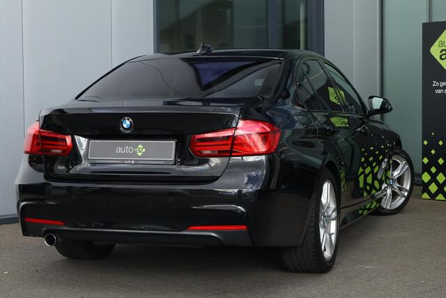 BMW 3-SERIE 318i M Sport / Stoelverwarming / Keyless