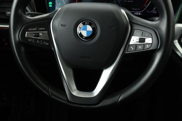 BMW 3-SERIE 318d Executive Edition | Sport Line | Carplay | Sportstoelen | Live Cockpit | Full LED | Navigatie | PDC | Half leder | Climate control