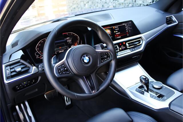 BMW 3-SERIE 320i High M-Sport | HuD | Sfeer | 20'' |
