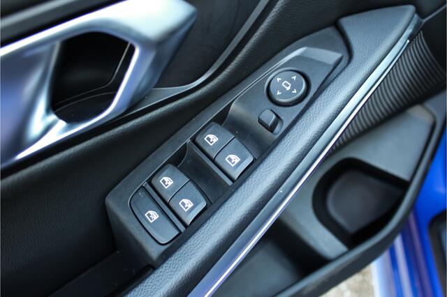 BMW 3-SERIE 320i High M-Sport | HuD | Sfeer | 20'' |