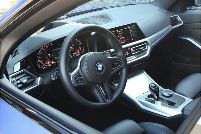 BMW 3-SERIE 320i High M-Sport | HuD | Sfeer | 20'' |