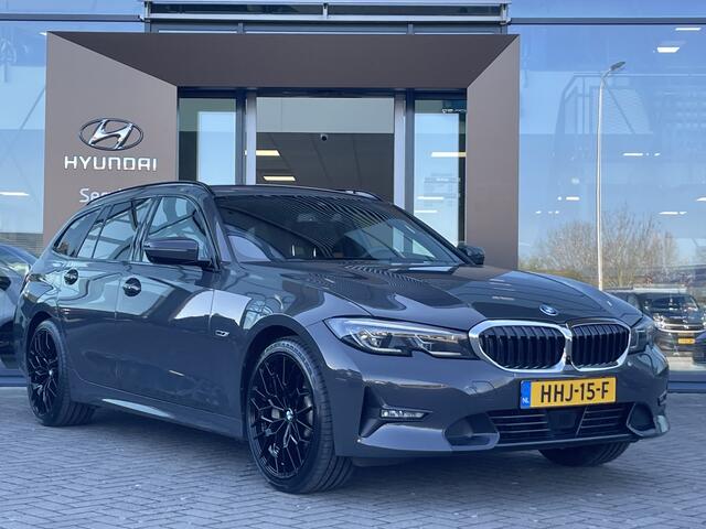 BMW 3-SERIE Touring 330e Sport Line | 19" velgen | Plug-in Hybrid | Virtual cockpit