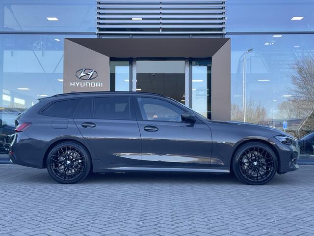 BMW 3-SERIE Touring 330e Sport Line | 19" velgen | Plug-in Hybrid | Virtual cockpit