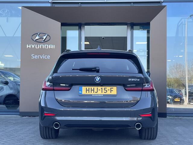 BMW 3-SERIE Touring 330e Sport Line | 19" velgen | Plug-in Hybrid | Virtual cockpit