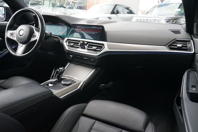 BMW 3-SERIE 320i High Executive Edition | Head-up display | Schuif/Kantel dak |