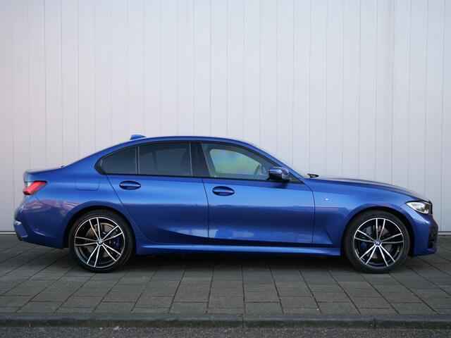 BMW 3-SERIE 330e High Executive Automaat M-pakket Headup display / 19 Inch / Leder / Camera