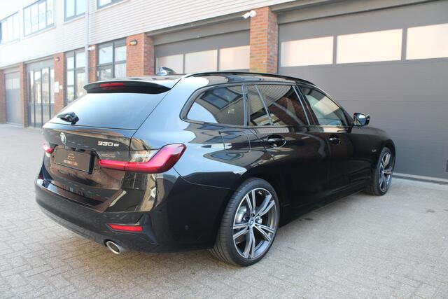 BMW 3-SERIE Touring 330E XDRIVE TOURING | Pano | Camera
