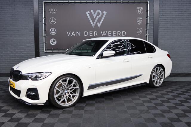 BMW 3-SERIE 320i Executive Edition | Ned. Auto | 20 Inch M Performance velgen | M Performance Optiek | CarPlay |