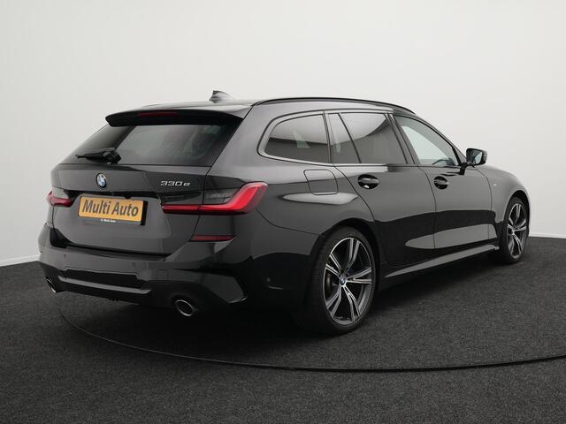 BMW 3-SERIE Touring 330e M Sport Plug In Hybrid PHEV | Panodak | Adaptive Cruise | Trekhaak af Fabriek | Head Up | Spraakbediening | Carplay | Electrische Sportstoelen met Memory |