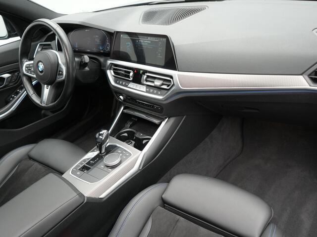 BMW 3-SERIE Touring 330e M Sport Plug In Hybrid PHEV | Panodak | Adaptive Cruise | Trekhaak af Fabriek | Head Up | Spraakbediening | Carplay | Electrische Sportstoelen met Memory |