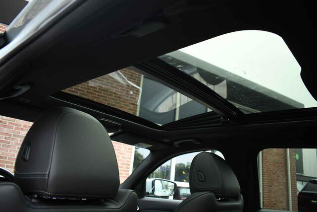 BMW 3-SERIE Touring 330e M-Sport Pano Trekh ACC El-zetel HUD Carbon 19inch Adp-onderstel