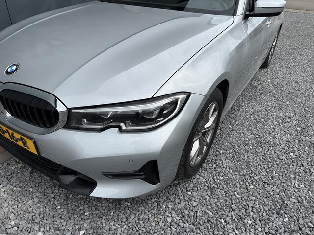 BMW 3-SERIE 320i High Executive Sedan