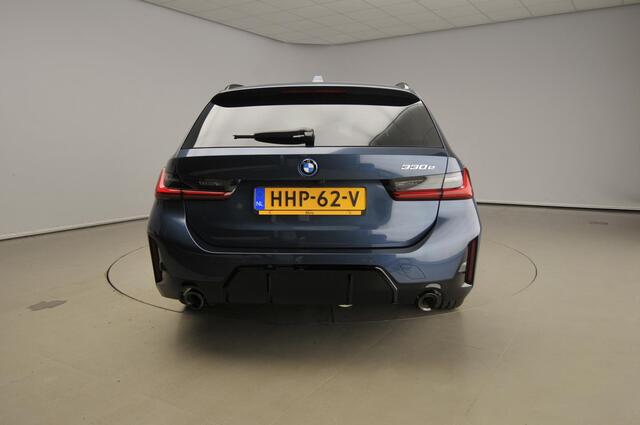 BMW 3-SERIE Touring 330e M-Sportpakket Pro / Trekhaak / Panoramadak / Harman-Kardon / Electrische stoelen / Adaptief onderstel / Alu wielen 19 inch