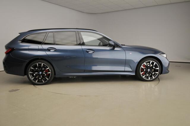 BMW 3-SERIE Touring 330e M-Sportpakket Pro / Trekhaak / Panoramadak / Harman-Kardon / Electrische stoelen / Adaptief onderstel / Alu wielen 19 inch