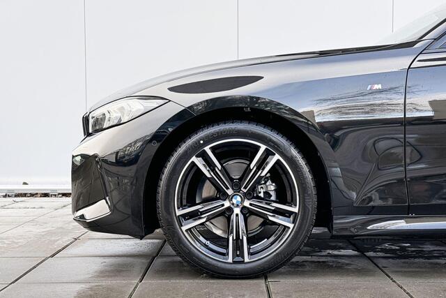 BMW 3-SERIE Touring 318i M-Sport / Comfort Acces / 18 inch / Comfort Pakket / Hifi / Privacy Glas / Stoelverwarming / Parking Assistant