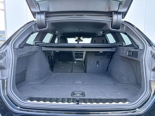 BMW 3-SERIE Touring 318i M-Sport / Comfort Acces / 18 inch / Comfort Pakket / Hifi / Privacy Glas / Stoelverwarming / Parking Assistant