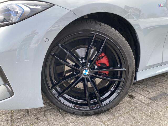 BMW 3-SERIE 320d M Sport 190pk automaat laser | Head up | Schuif Kantel | Stoelverwarming