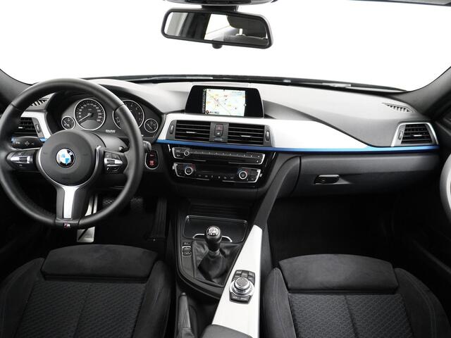 BMW 3-SERIE 318i M Sport Navigatie NL Auto