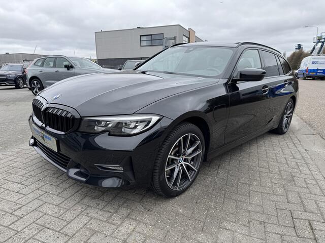 BMW 3-SERIE Touring 330e xDrive Sportline Pano-Dak | Trekhaak | Harman Kardon | Stuur en Stoelverw. |