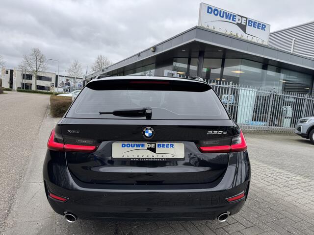 BMW 3-SERIE Touring 330e xDrive Sportline Pano-Dak | Trekhaak | Harman Kardon | Stuur en Stoelverw. |