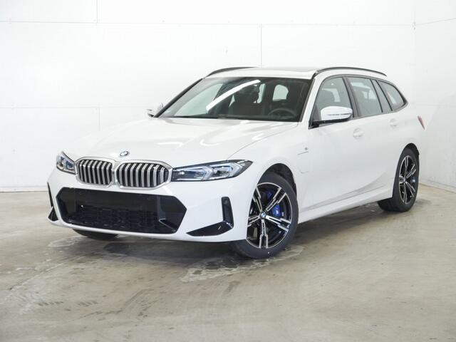 BMW 3-SERIE Touring 330e xDrive - Facelift 2 - Grote Range - Pano - Trekhaak - Harman Kardon