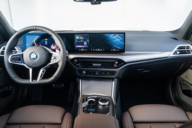 BMW 3-SERIE Touring 330e | M Sport Package | Innovation Pack | Comfort Pack | BMW Hybride Deals