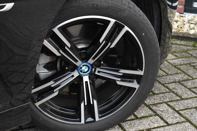 BMW 3-SERIE Touring 320e M-Sport ACC HUD Sfeer Camera HiFi Stuurverw