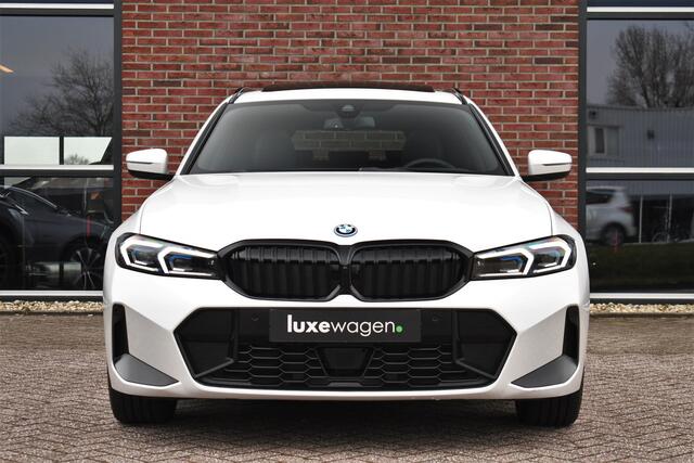 BMW 3-SERIE Touring 330e M-Sport Pano ACC Trekh HUD El-zetel Adp-onderstel