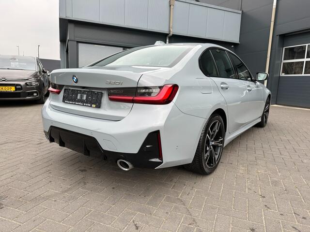 BMW 3-SERIE 320i M-Sport Automaat 184 PK Camera