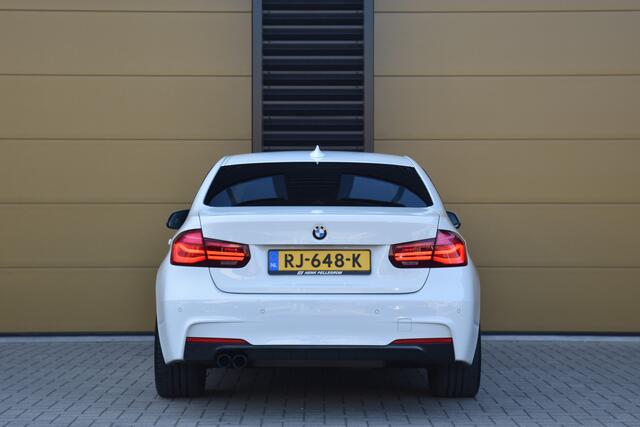 BMW 3-SERIE 320i Executive * M Sportpakket * HIFI * Leder * LED * Navigatie Professional *