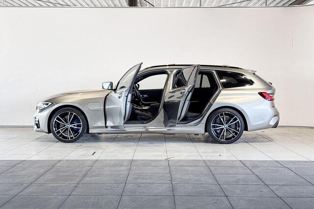 BMW 3-SERIE Touring 330e High Executive Model M Sport Special Request Aut.