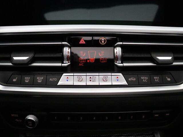 BMW 3-SERIE Touring 330e High Executive AUTOMAAT Camera | Climate | Leder | Navi | Panoramadak | Parksens. | 18" Velgen