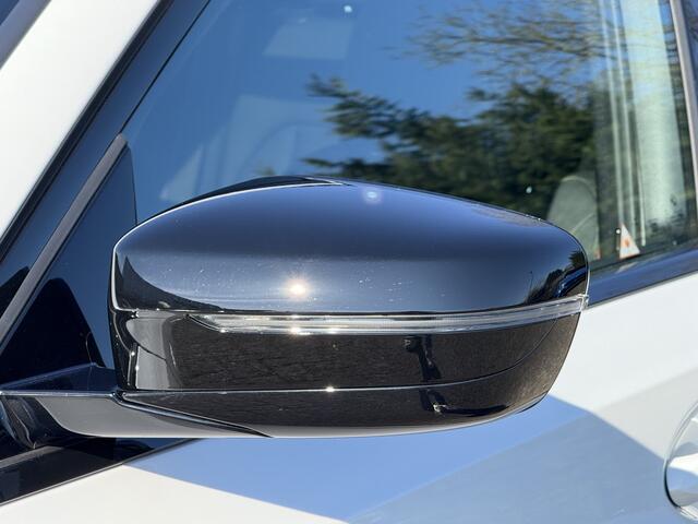 BMW 3-SERIE Touring 330e xDrive | M-Performance | Panorama | 19'' | Harman/Kardon | ACC