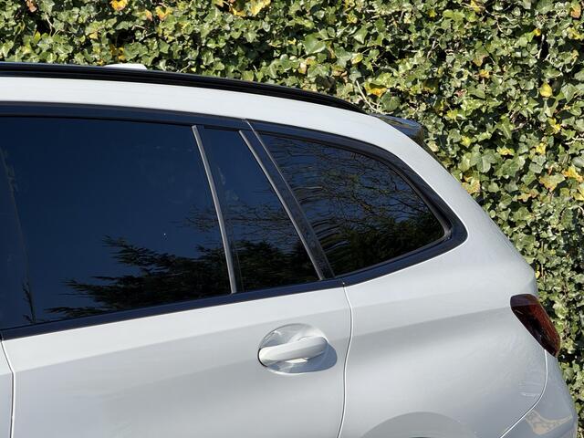 BMW 3-SERIE Touring 330e xDrive | M-Performance | Panorama | 19'' | Harman/Kardon | ACC