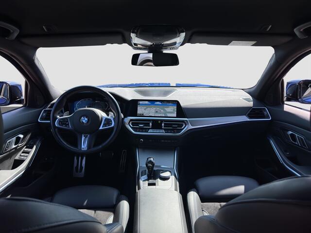 BMW 3-SERIE Touring 330e xDrive M Sport | Stuurverw | Trekhaak | Camera | Leder