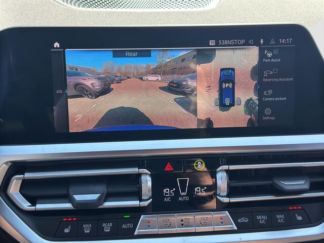 BMW 3-SERIE Touring 330e xDrive M Sport | Stuurverw | Trekhaak | Camera | Leder