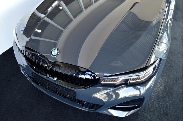 BMW 3-SERIE Touring 330e xDrive Hybride M-Sportedition | Dravitgrau !