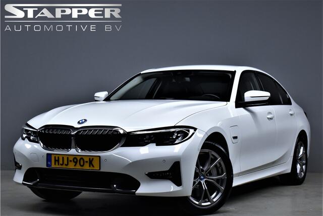 BMW 3-SERIE 330e 292pk Sport Line Plus 1eEig. Dealer OH Carplay/Virtual/Camera/Sportstoelen/Leer/Navi/Led/Lmv