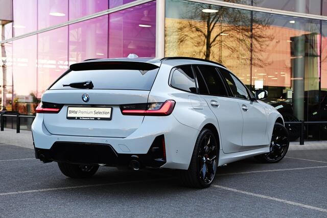 BMW 3-SERIE Touring 330e M Sport Automaat / Trekhaak / Panoramadak / Harman Kardon / Adaptive Cruise / Comfort Access / 19" LM-velgen