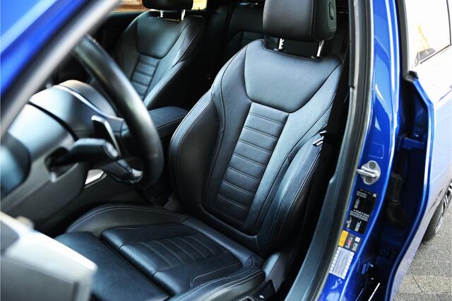 BMW 3-SERIE Touring 330e High Executive M Sport Automaat / Panoramadak / Trekhaak / Sportstoelen / LED / Parking Assistant / Live Cockpit Professional / Stoelverwarming