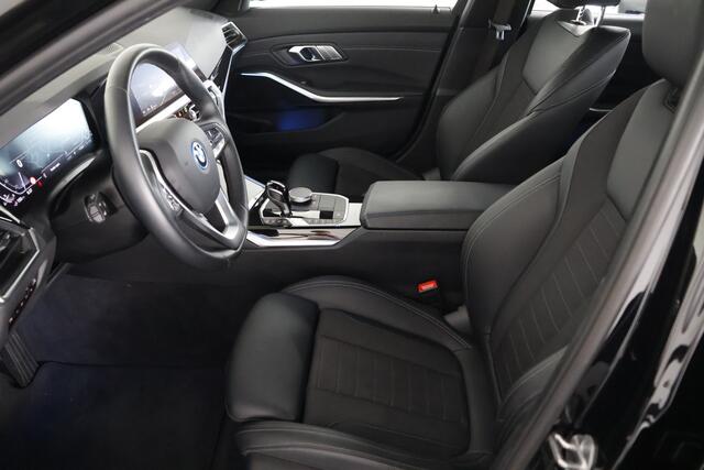 BMW 3-SERIE Touring 330e xDrive High Executive / Laser-LED / ACC / HUD / Cam / CarPlay / Navi